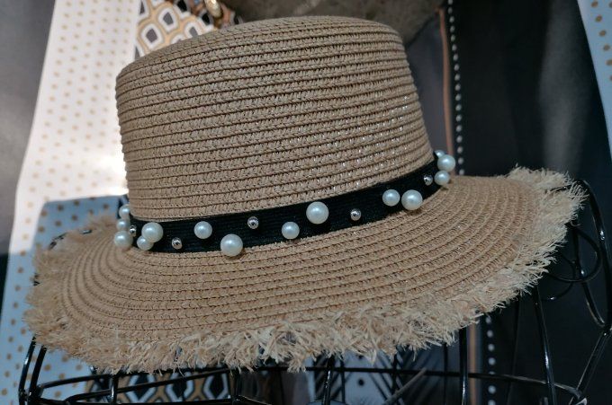 Chapeau paille et perles